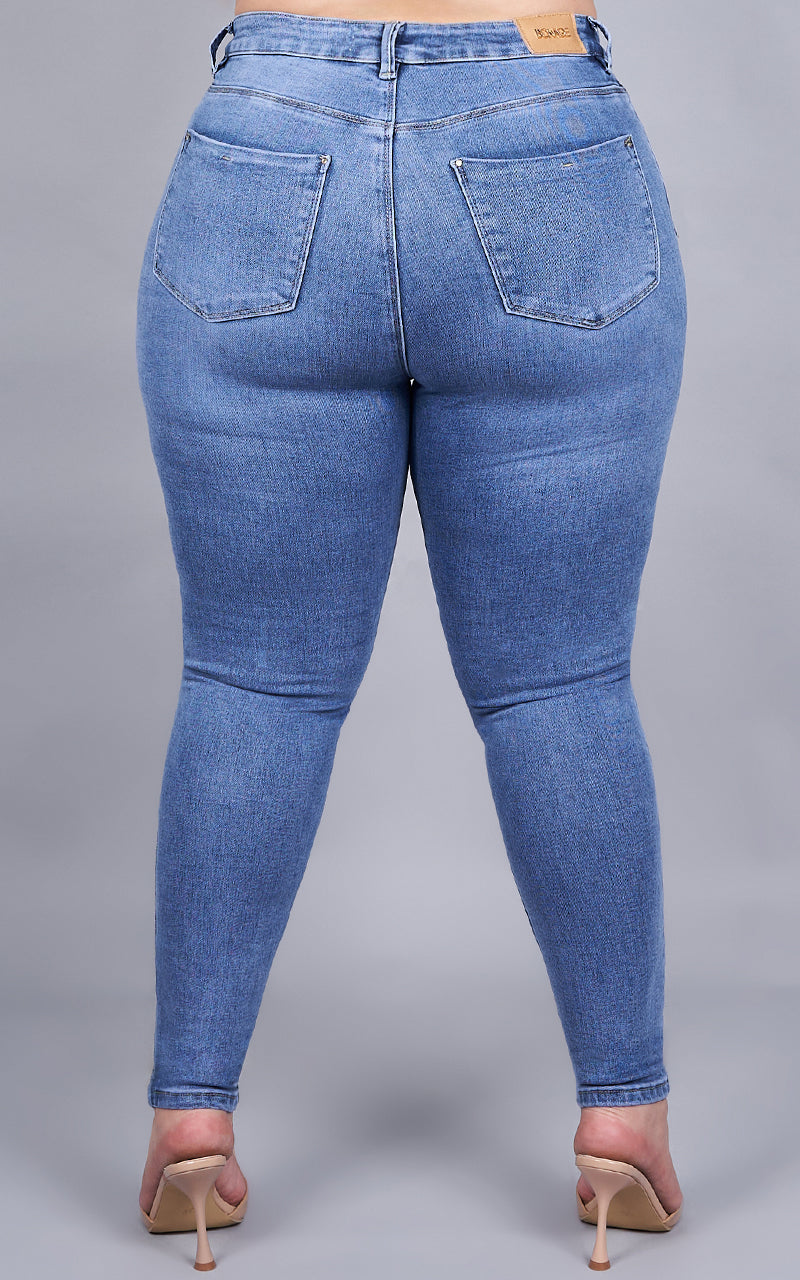 PLUS SIZE SKINNY ANKLE JEANS