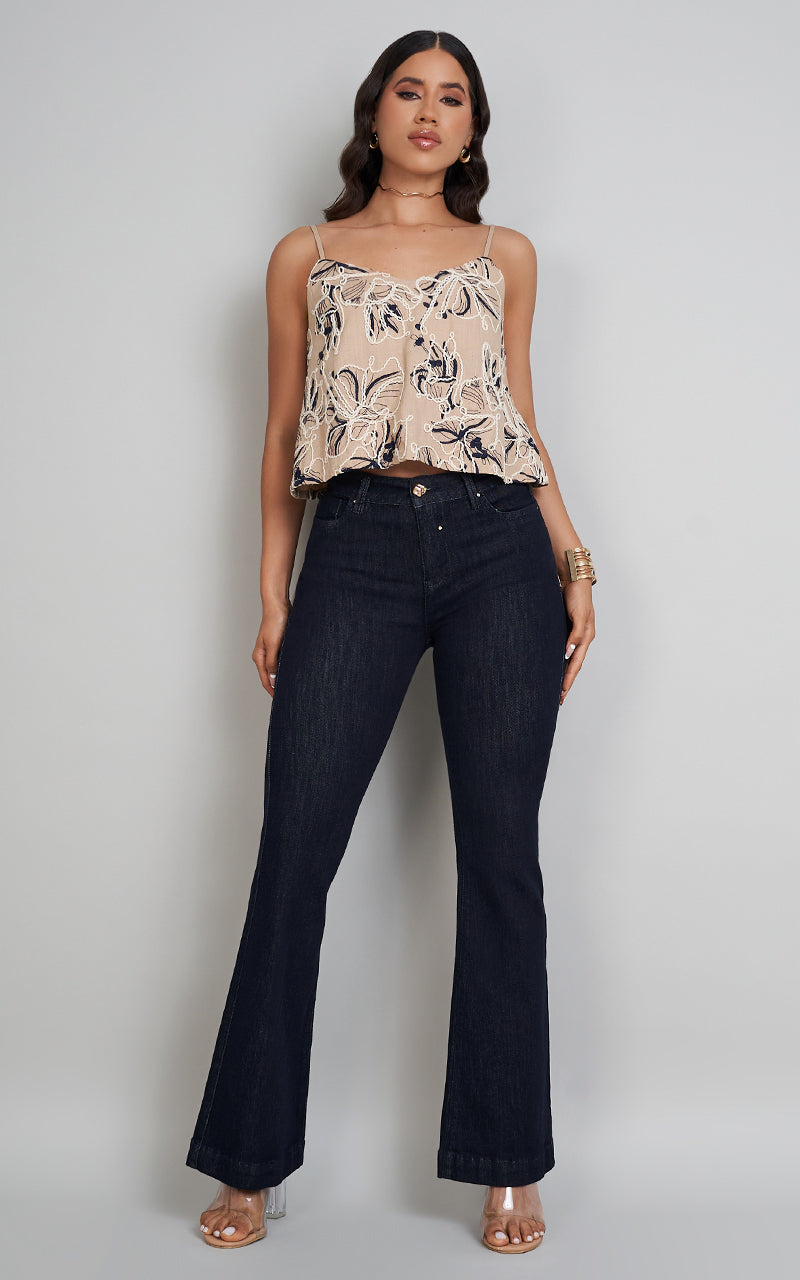 PRETTY & STRONG FLARE JEANS