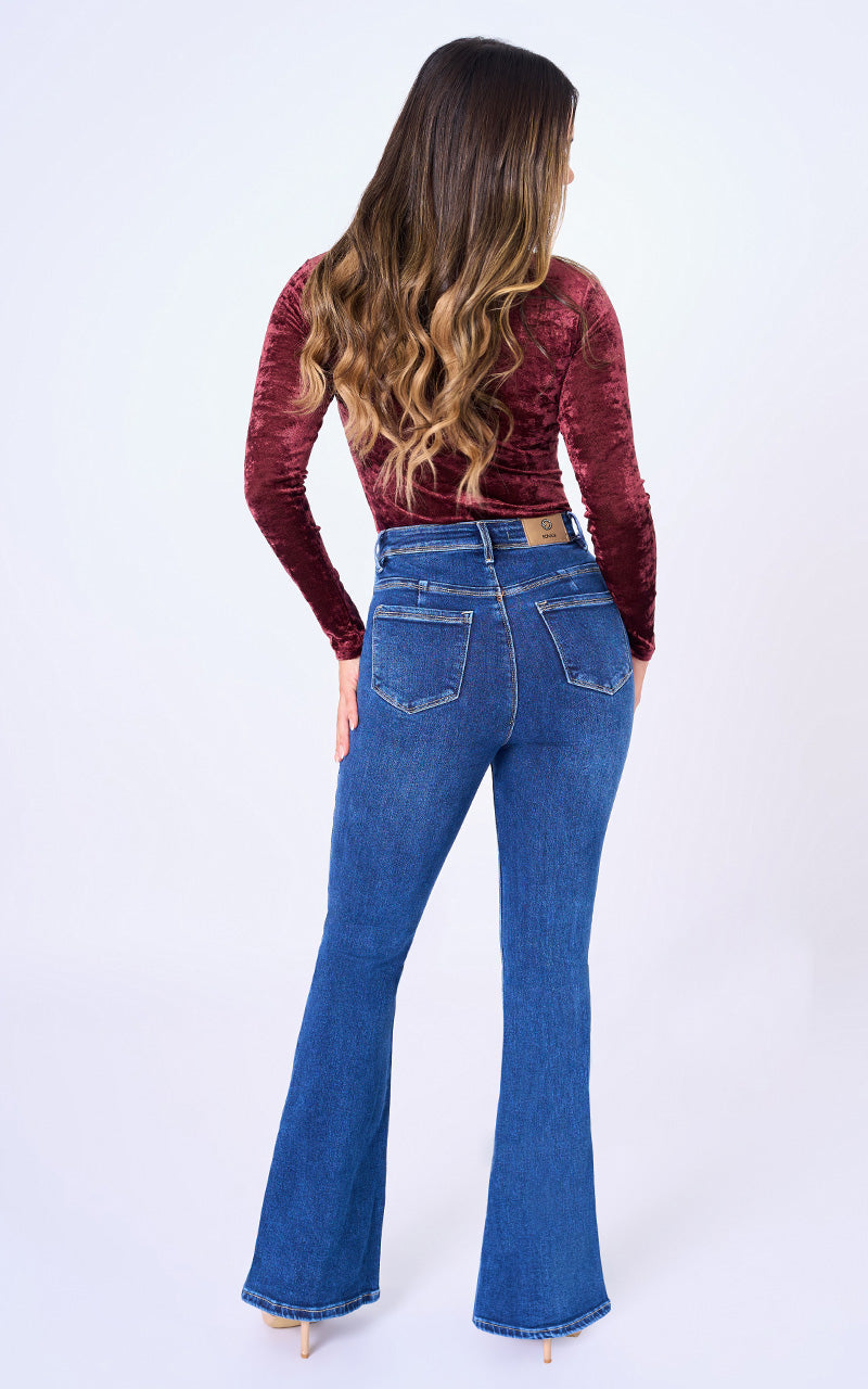 Jeans flare tiro alto