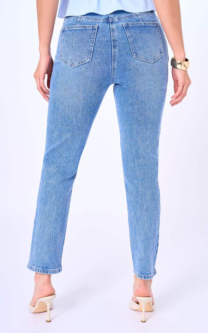 Jeans Mom Tiro Alto Azul Claro