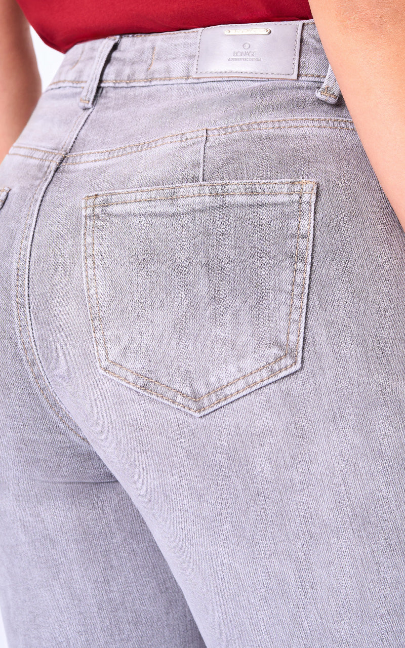 JEANS STRAIGHT TIRO ALTO GRIS