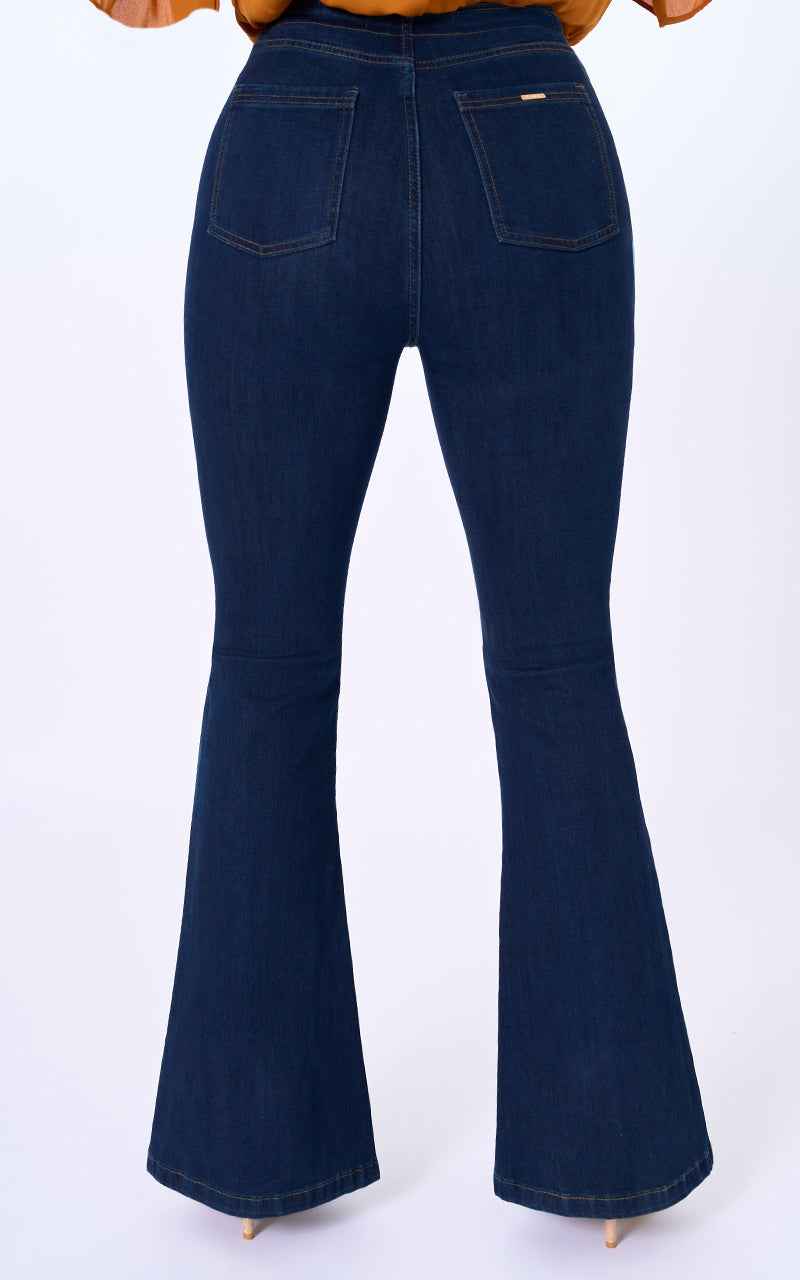 JEANS FLARE TIRO ALTO