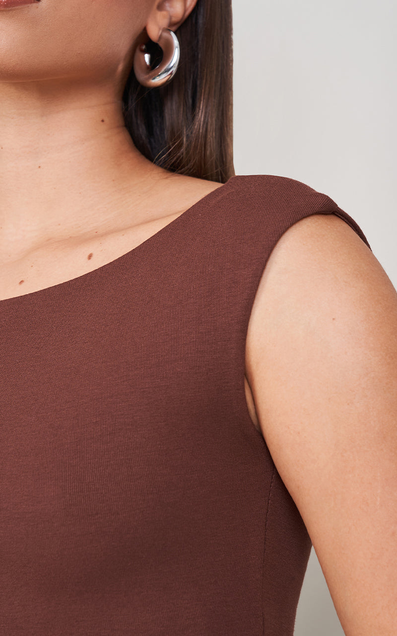 ESTRELLA TOP & GRETA STRAIGHT JEANS