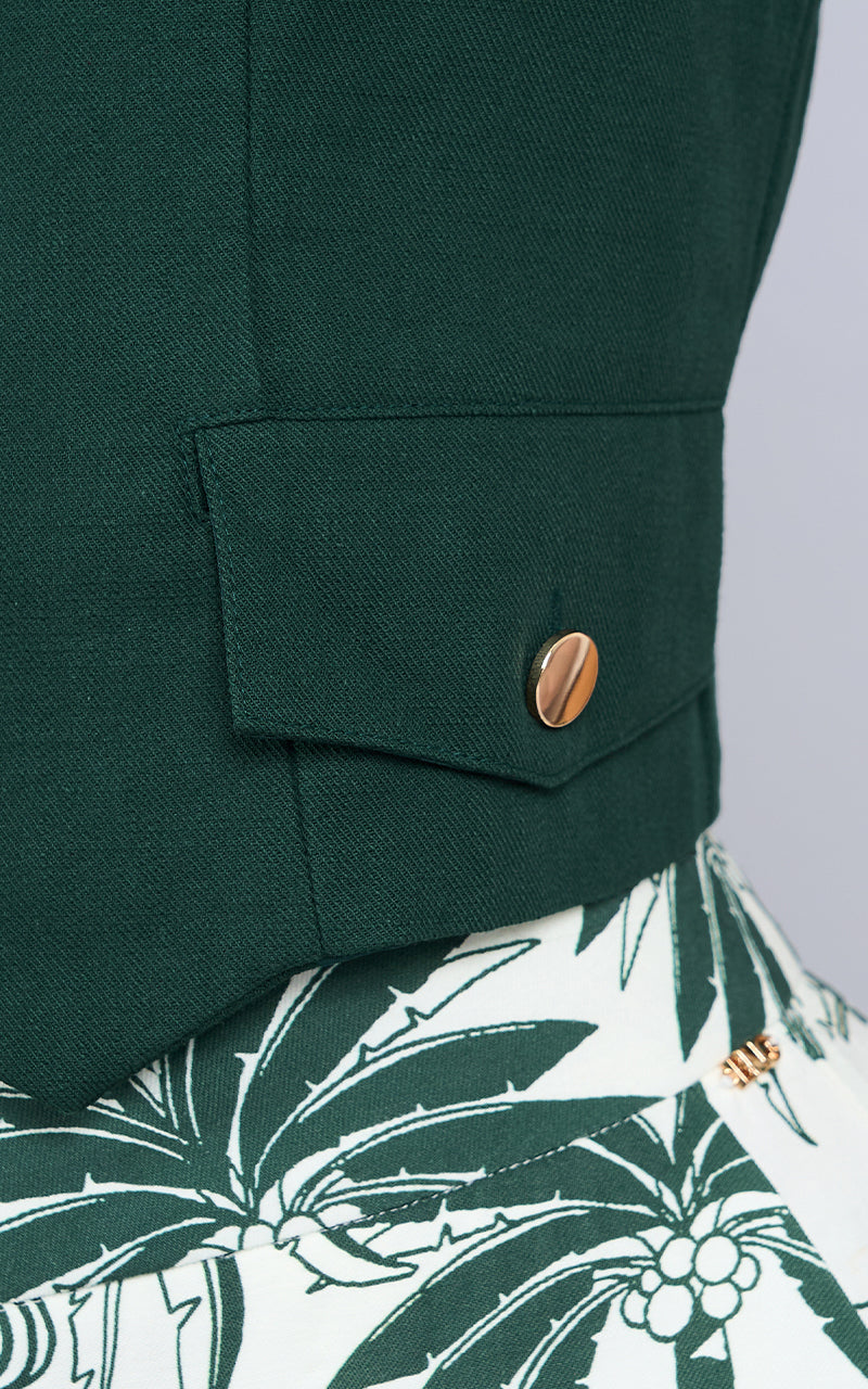 DELICATE BUT POWERFUL TOP