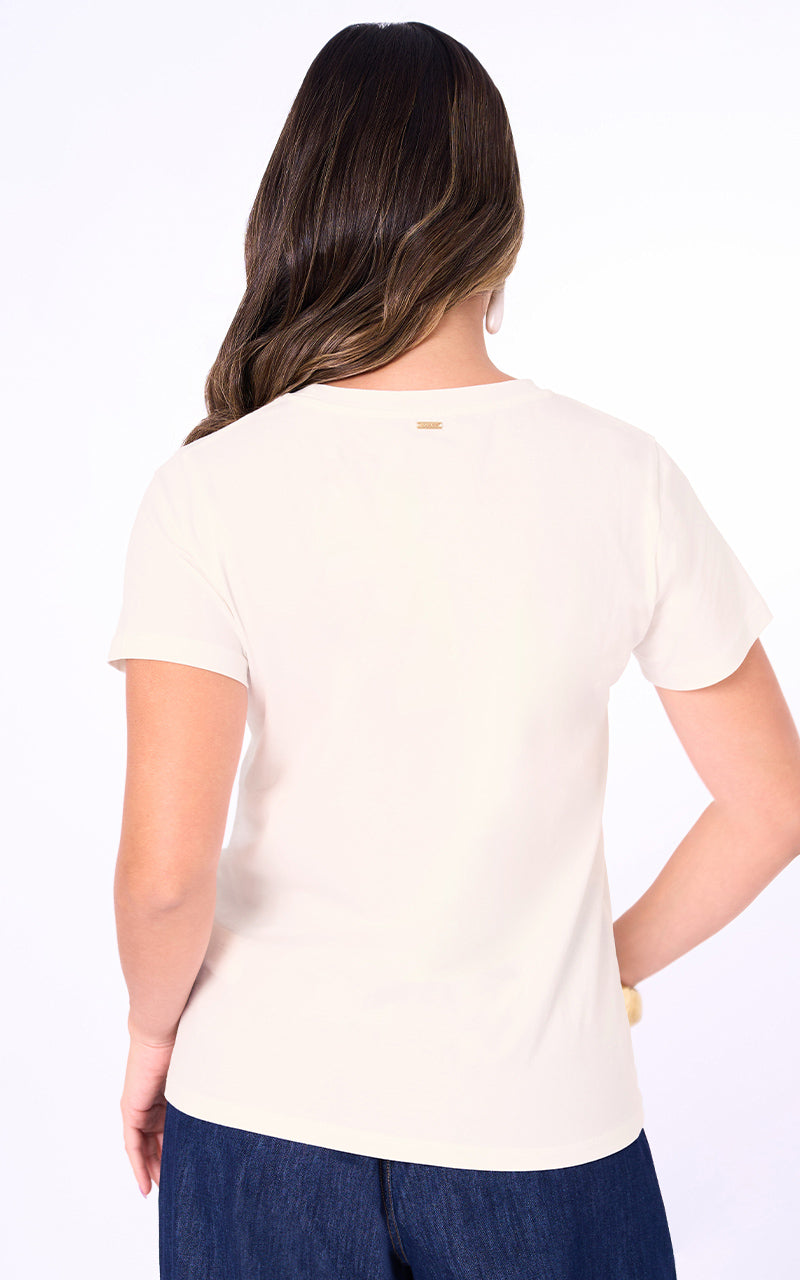 T-SHIRT CON BORDADOS