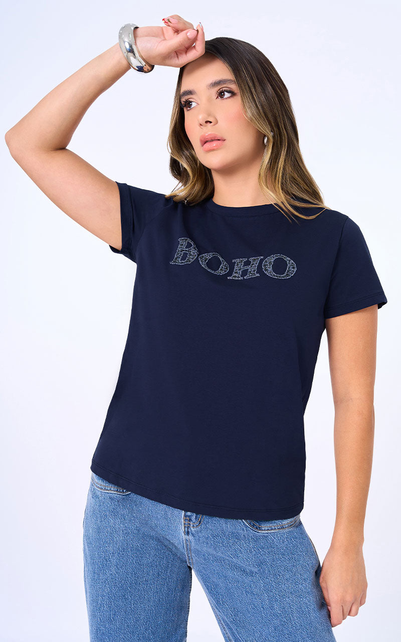 T-SHIRT CON FRASE BOHO AZUL MARINO