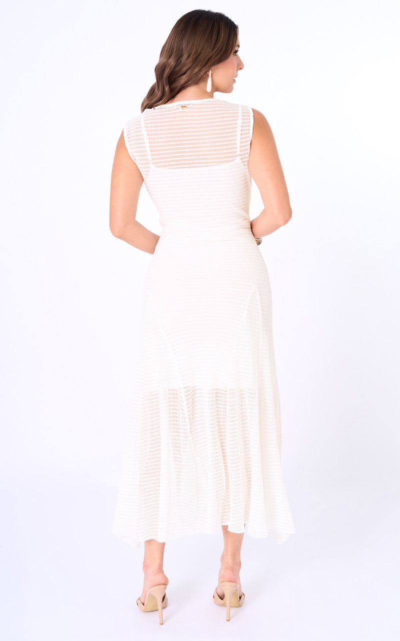 VESTIDO SIN MANGA DE MALLA