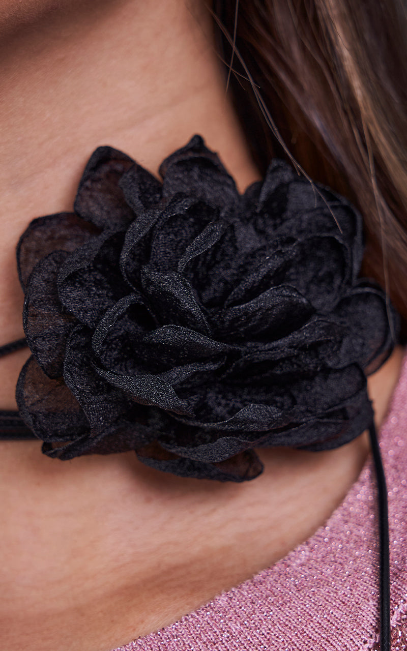 BOHEMIAN FLOWER CHOKER