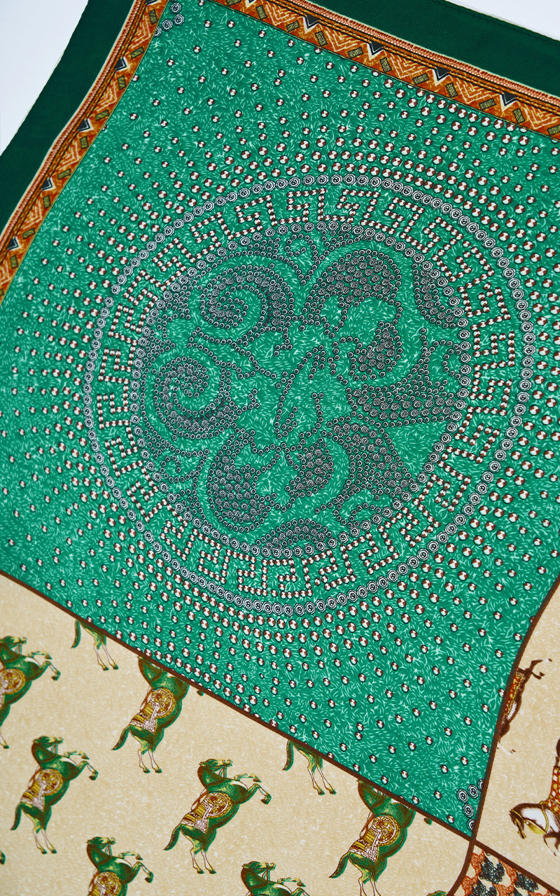 ESCAPE THE ORDINARY SCARF
