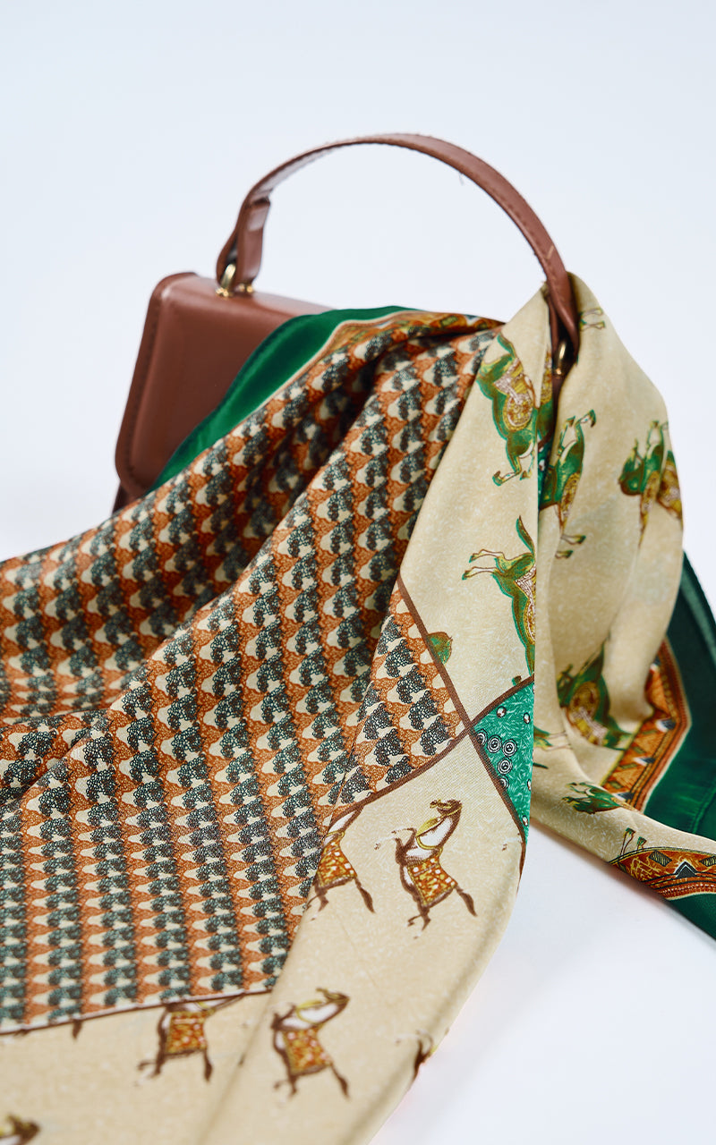 ESCAPE THE ORDINARY SCARF