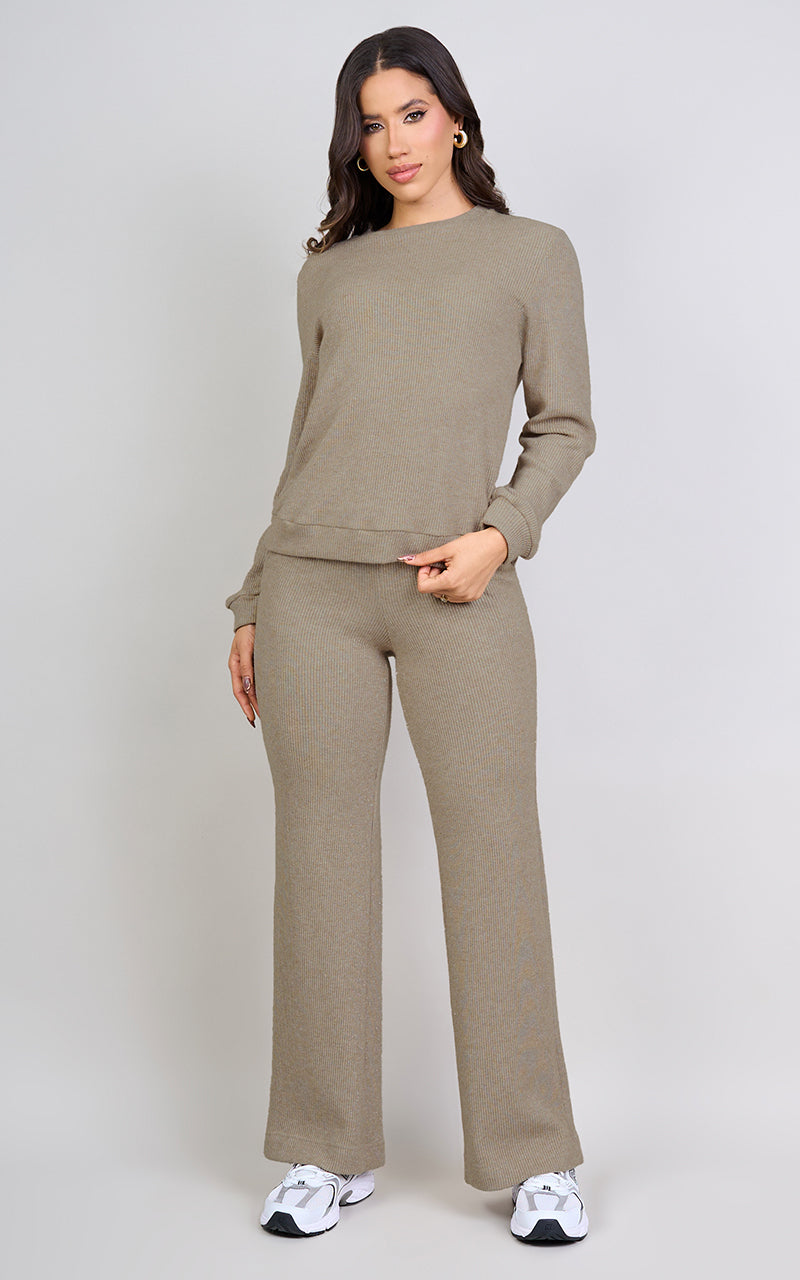 COLLECTS MOMENTS SWEATER & PANTS CREMA