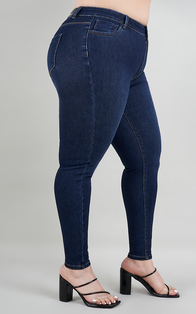 PLUS SIZE SKINNY ANKLE JEANS