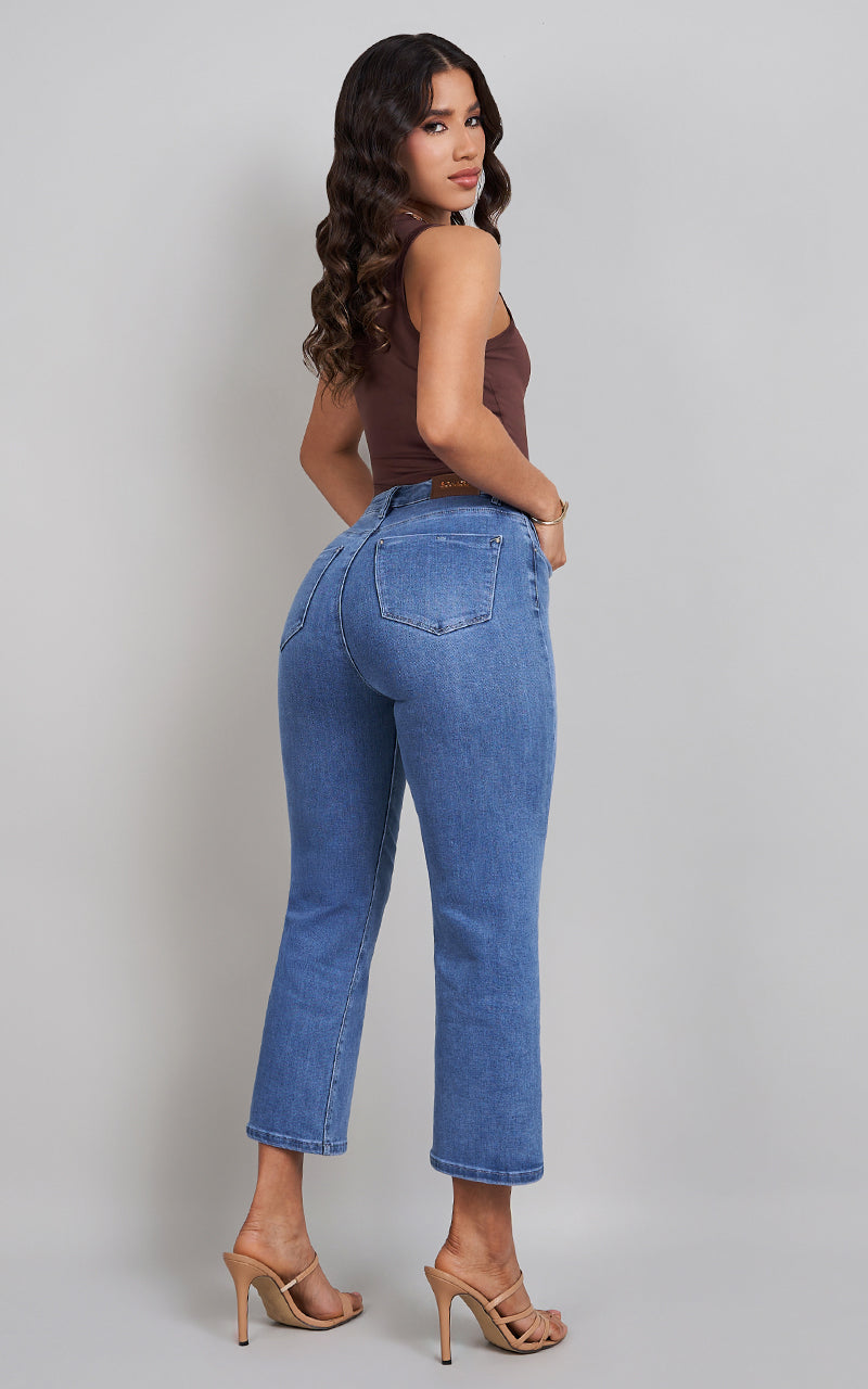 BASIC STRAIGHT  CROPPED JEANS