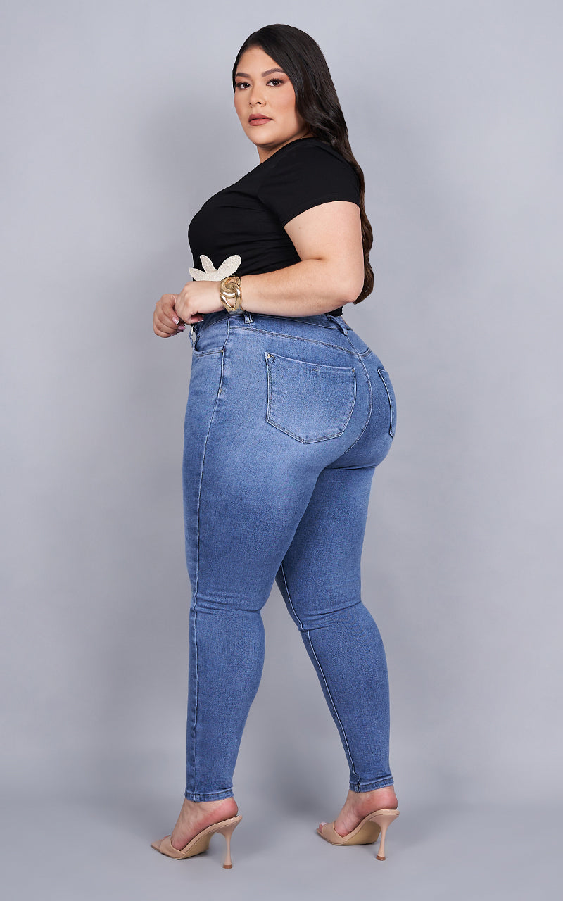 PLUS SIZE SKINNY ANKLE JEANS