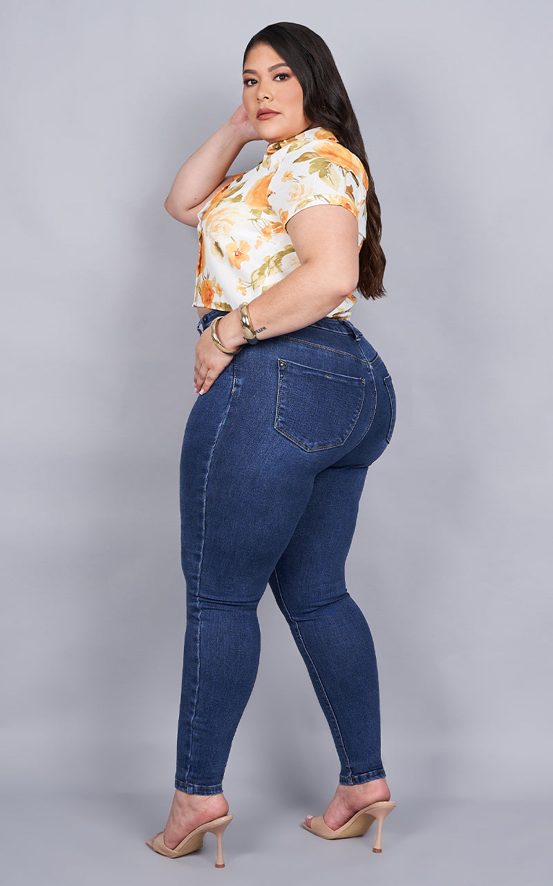 PLUS SIZE SKINNY ANKLE JEANS