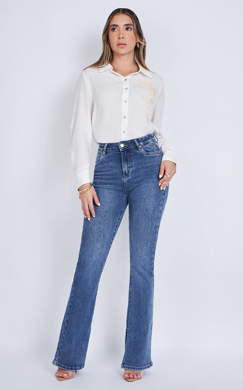 CAMISA CON DETALLE BORDADO