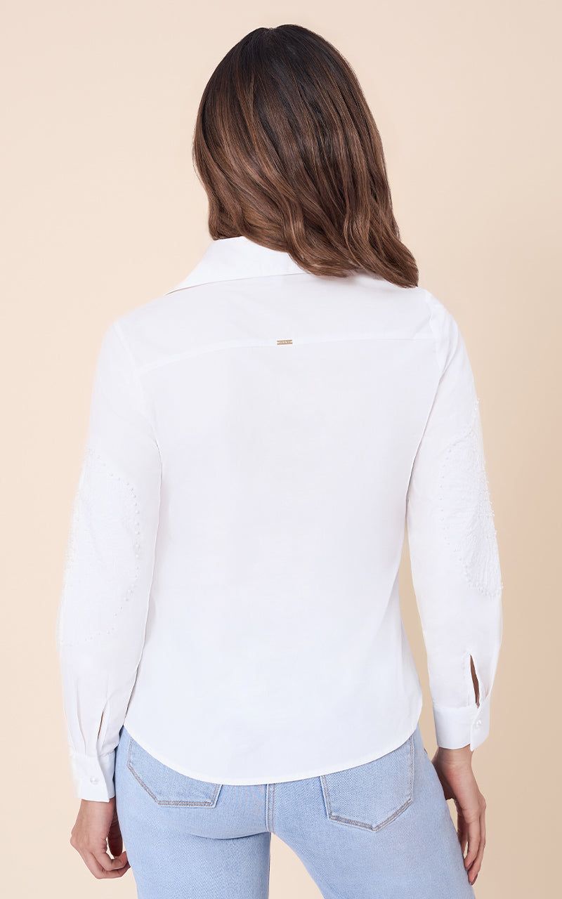 CAMISA CON BORDADOS