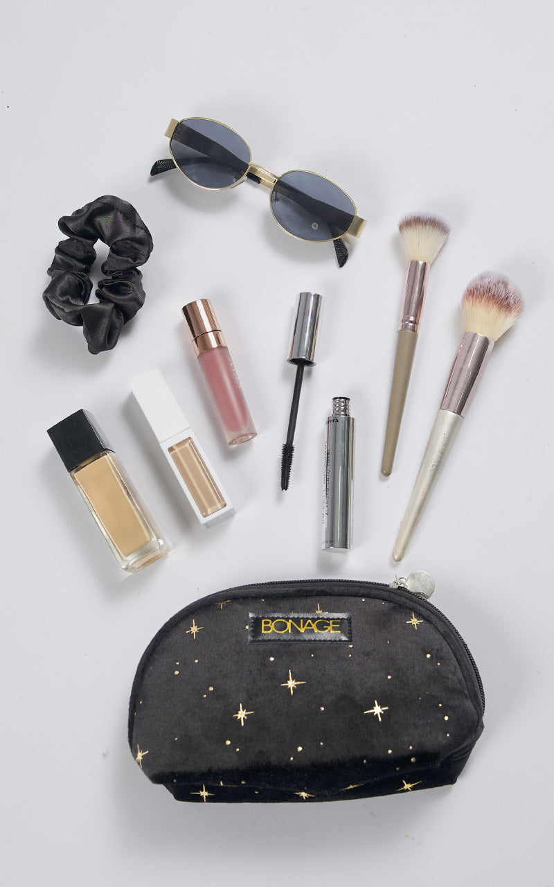 COSMETIQUERA CON LOGO BONAGE