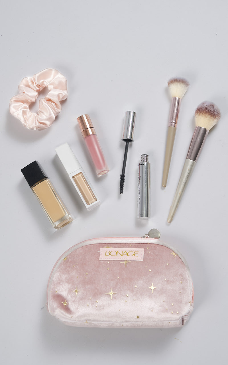 COSMETIQUERA CON LOGO BONAGE