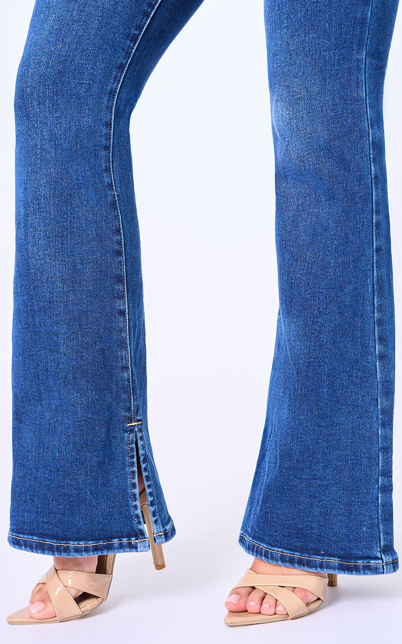 Jeans flare tiro alto