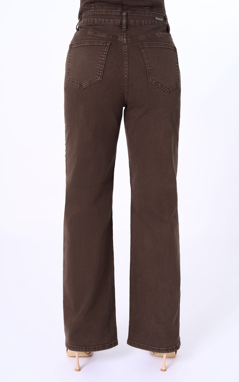 CONJUNTO DENIM CHALECO Y JEANS CAFE