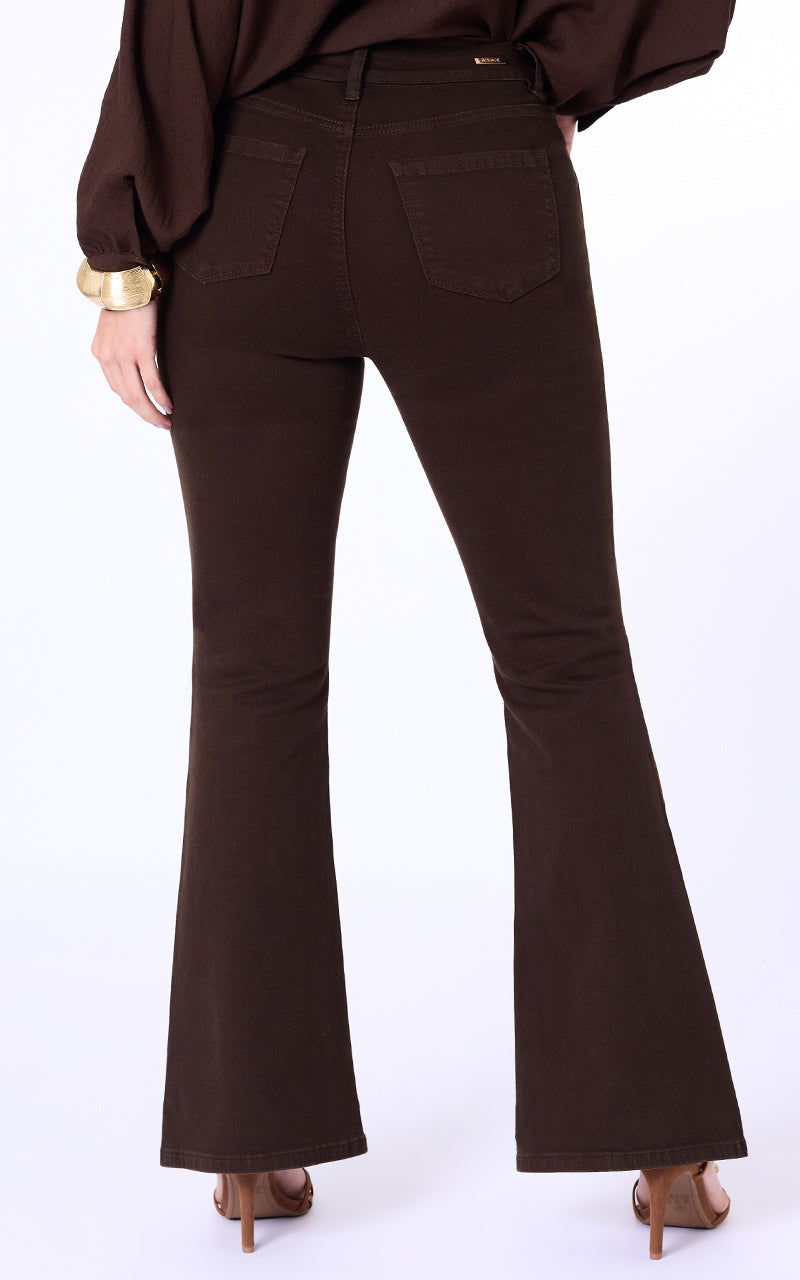 JEANS FLARE TIRO ALTO