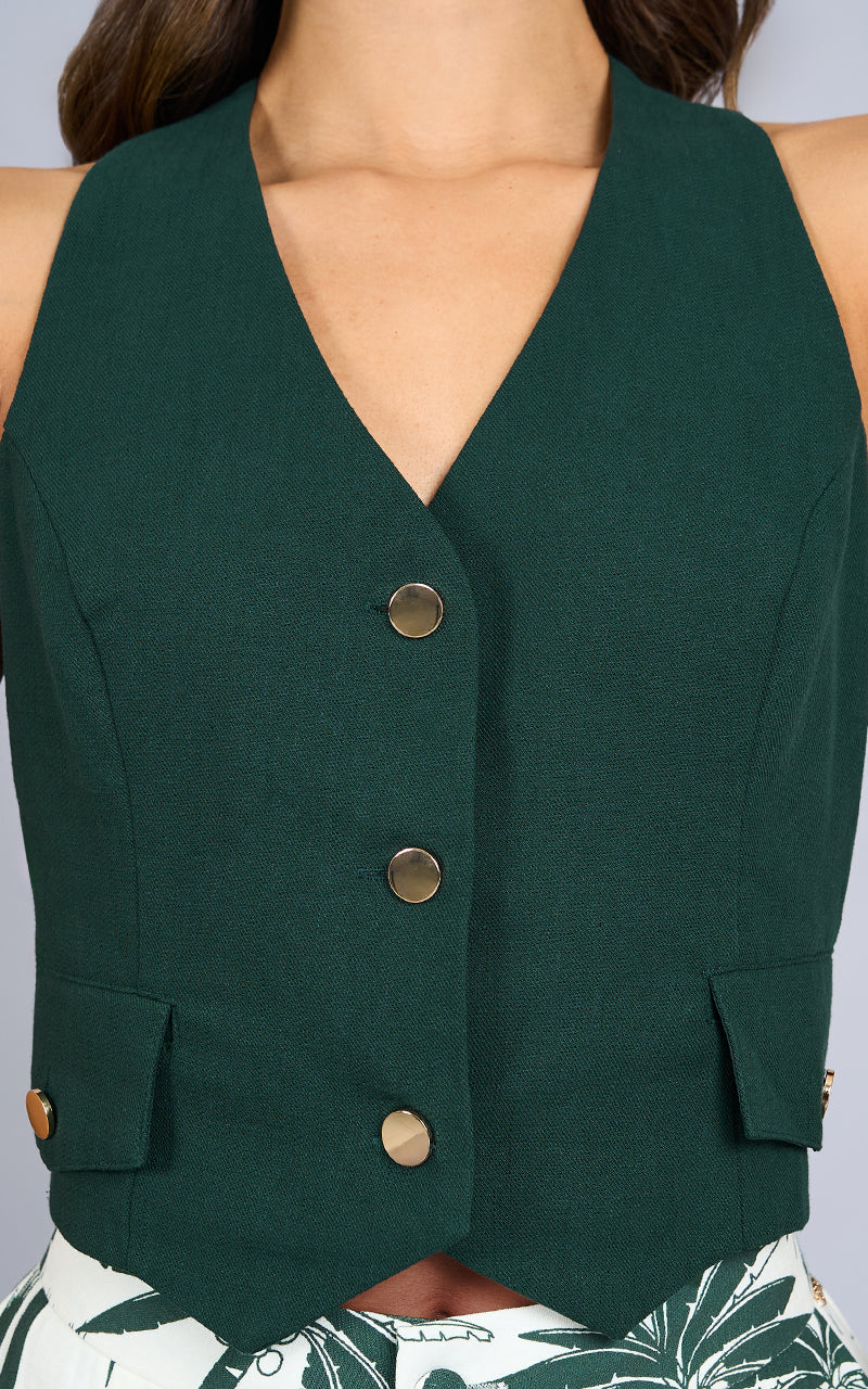 DELICATE BUT POWERFUL TOP