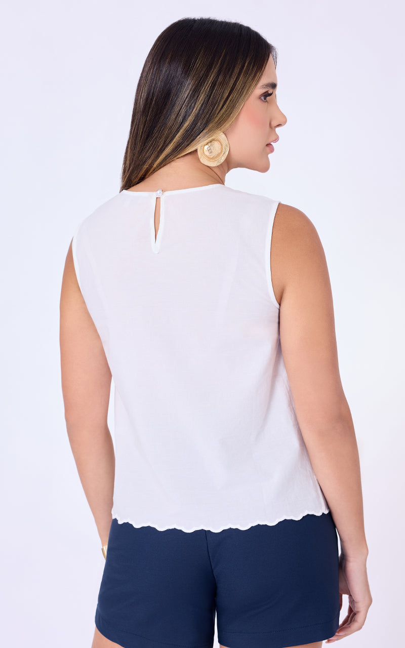 TOP CON DETALLES BORDADOS