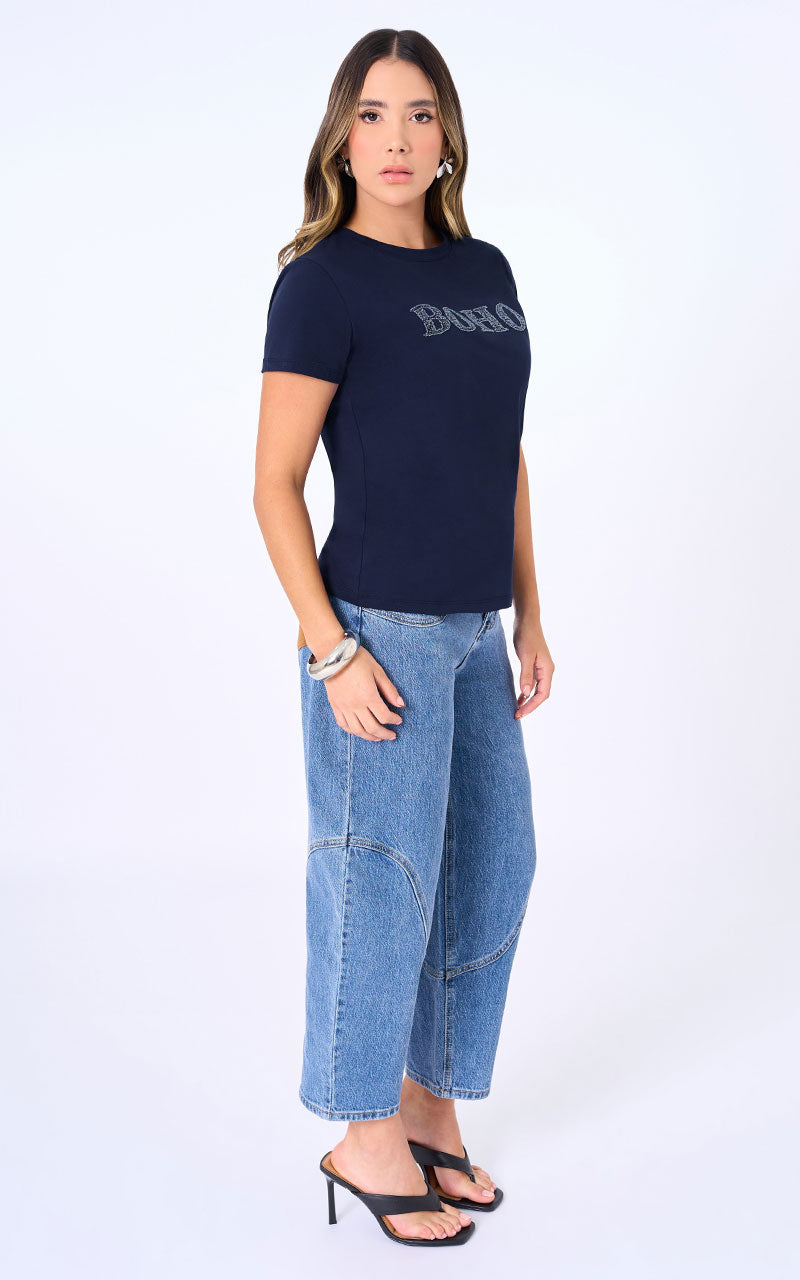 T-SHIRT CON FRASE BOHO AZUL MARINO