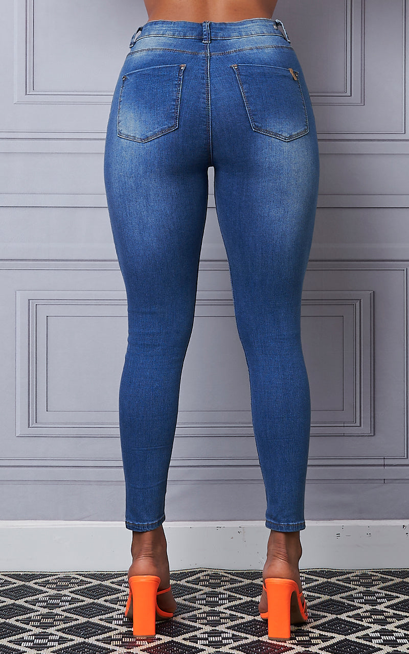JEANS TIRO ALTO SKINNY ANKLE
