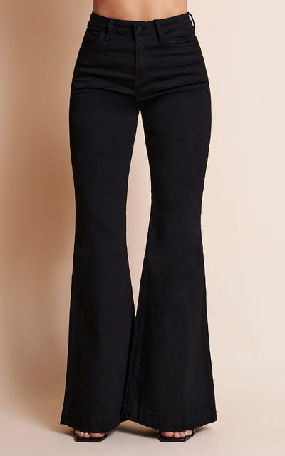 BASIC BLACK FLARE JEANS